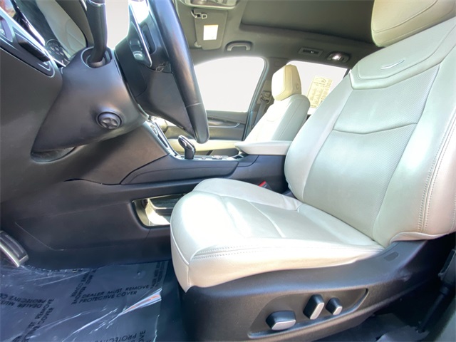 Vehicle image 23 of 40