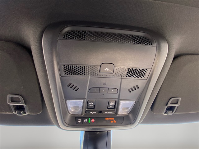 Vehicle image 36 of 40