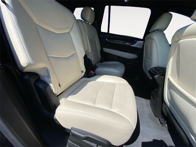 Vehicle image 17 of 40