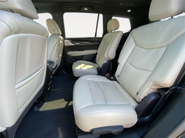 Vehicle image 21 of 40