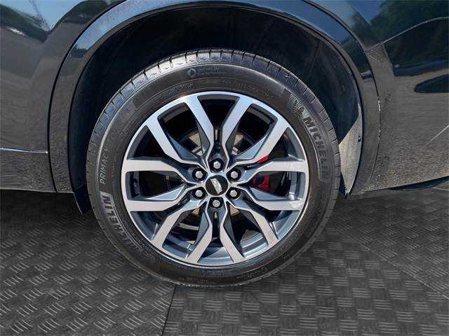 Vehicle image 12 of 40