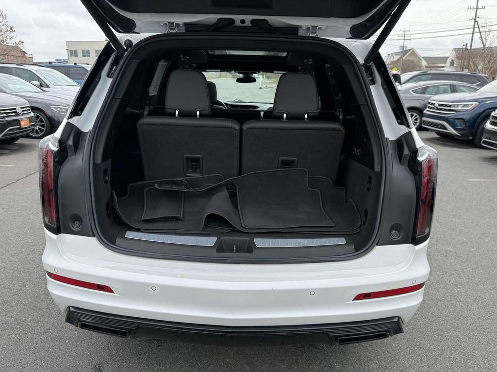 Vehicle image 8 of 25