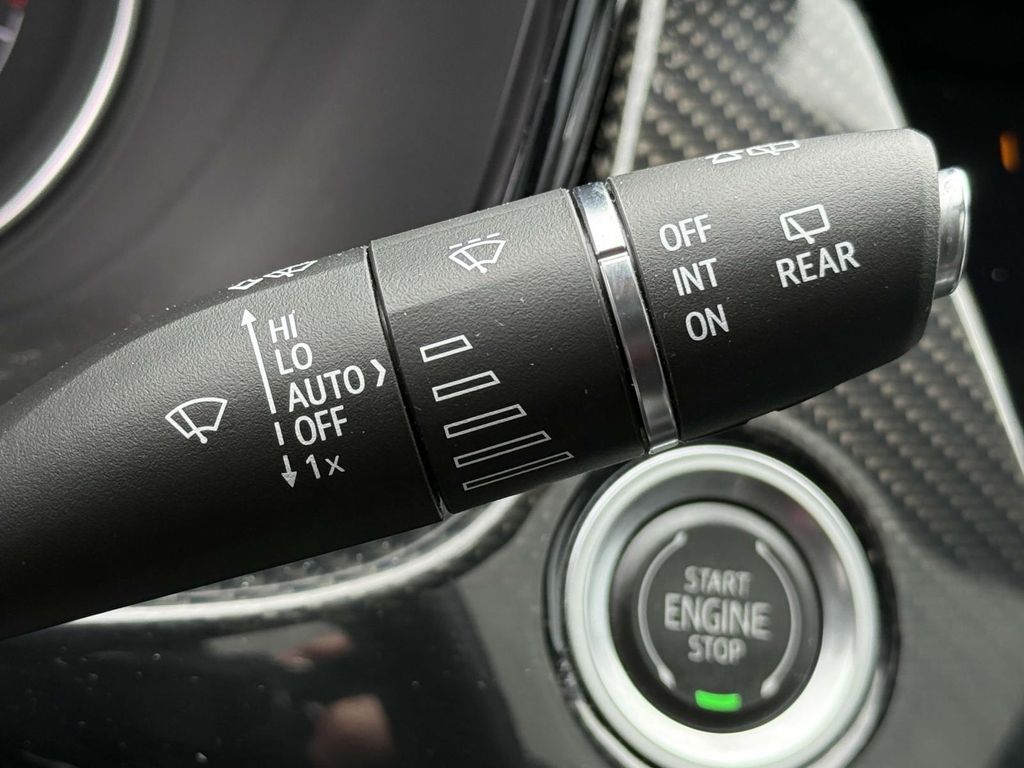 Vehicle image 22 of 25