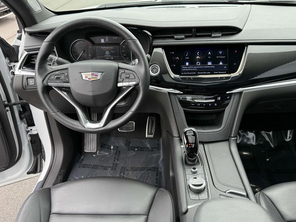 Vehicle image 13 of 25