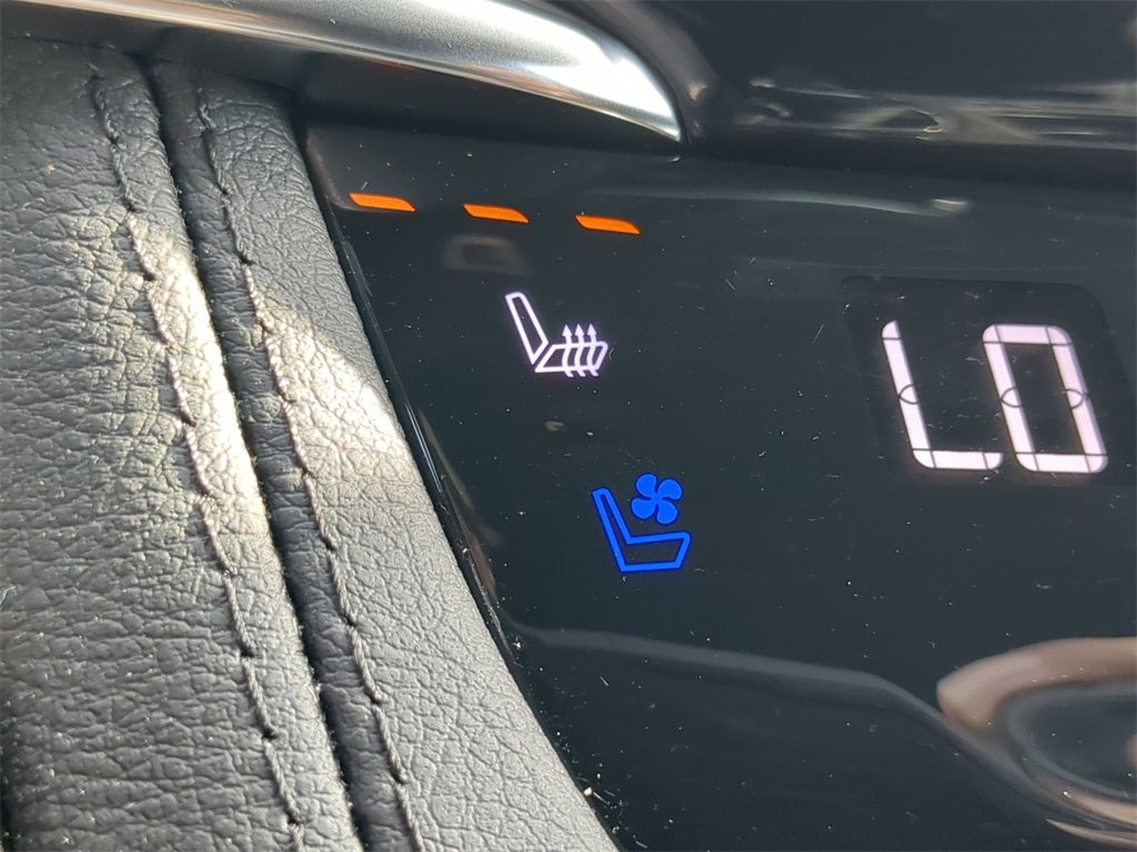 Vehicle image 20 of 37