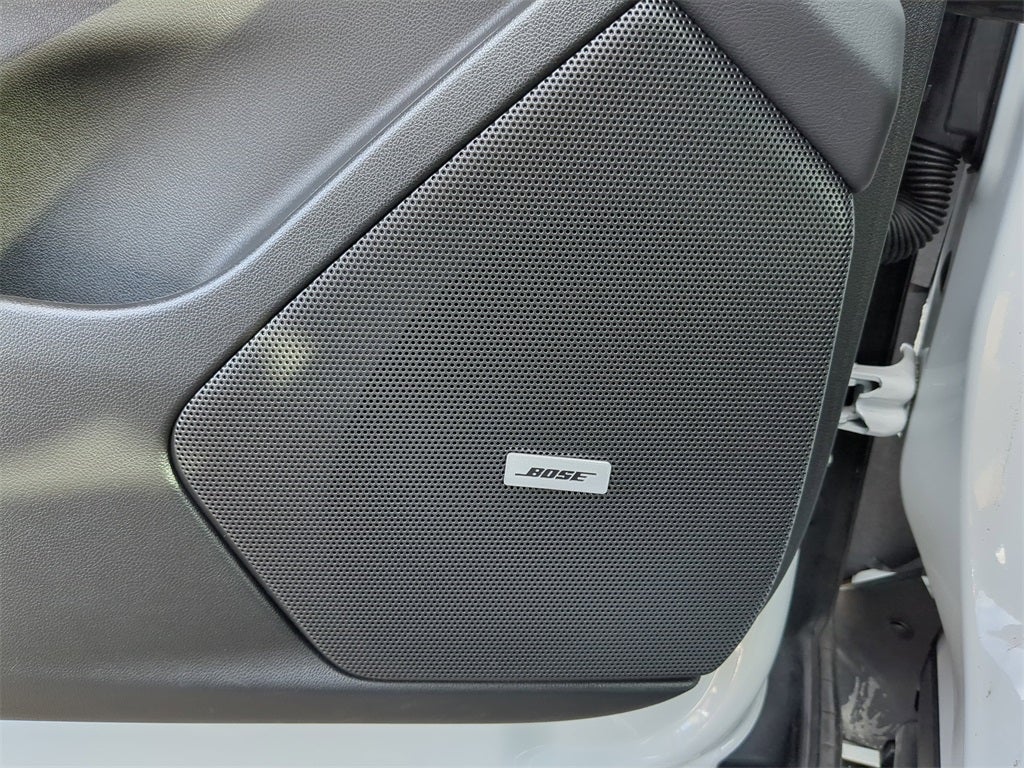 Vehicle image 25 of 37