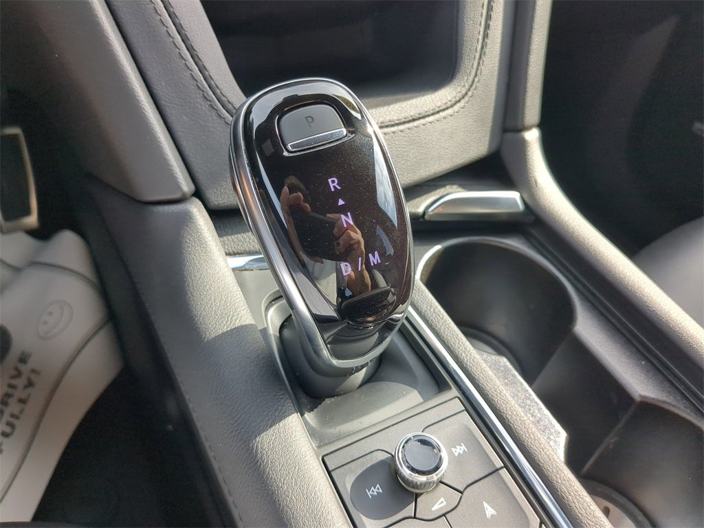 Vehicle image 18 of 37