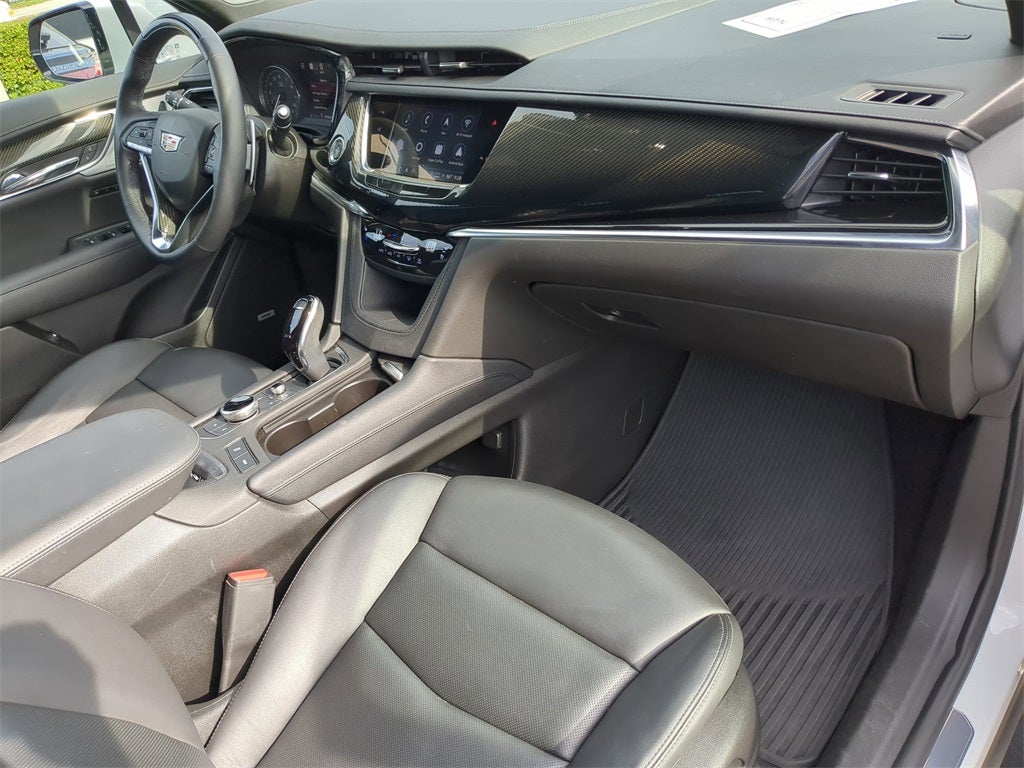 Vehicle image 32 of 37