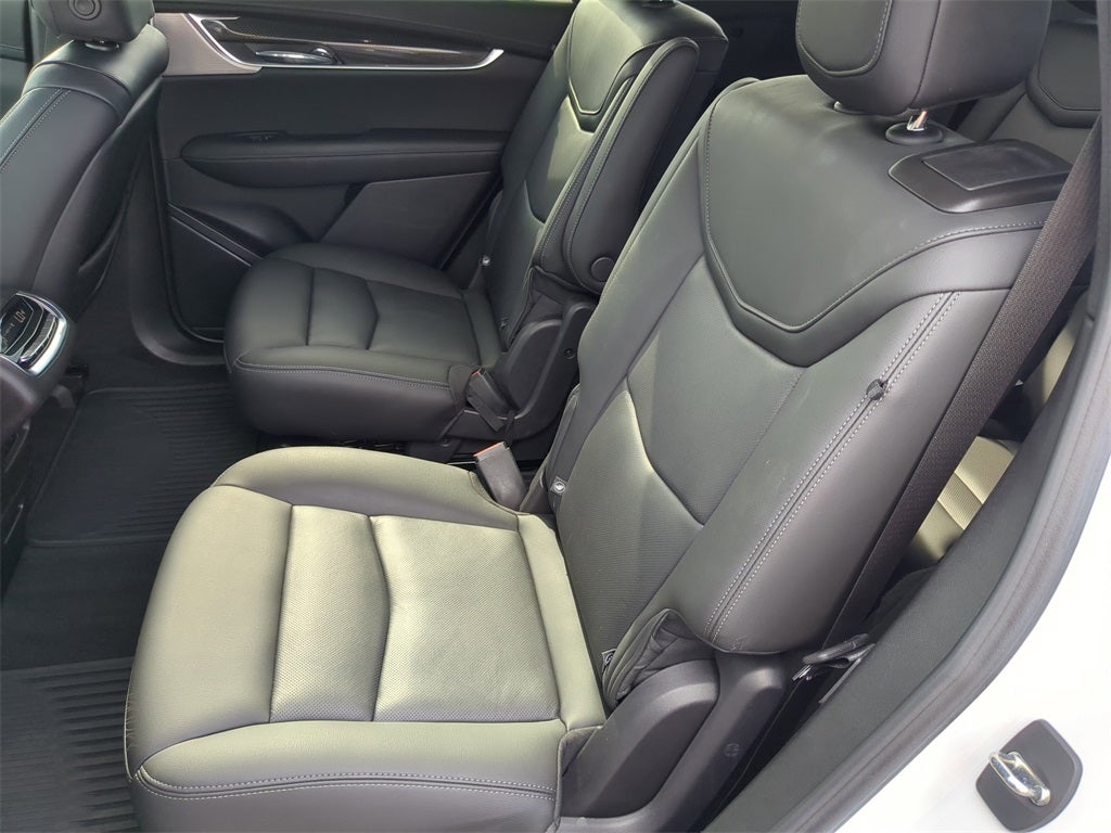 Vehicle image 8 of 37