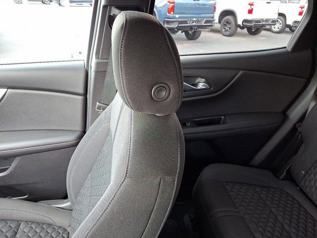 Vehicle image 17 of 43