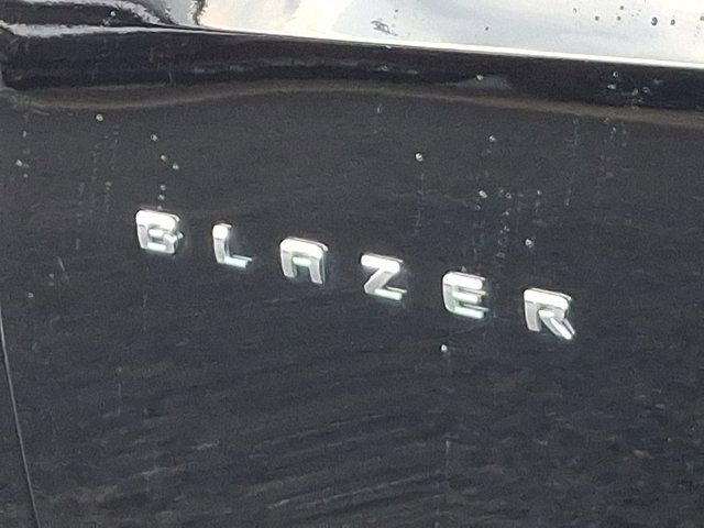 Vehicle image 31 of 43