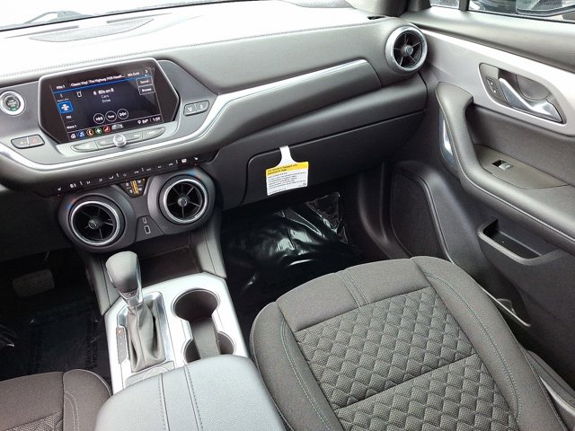 Vehicle image 16 of 43
