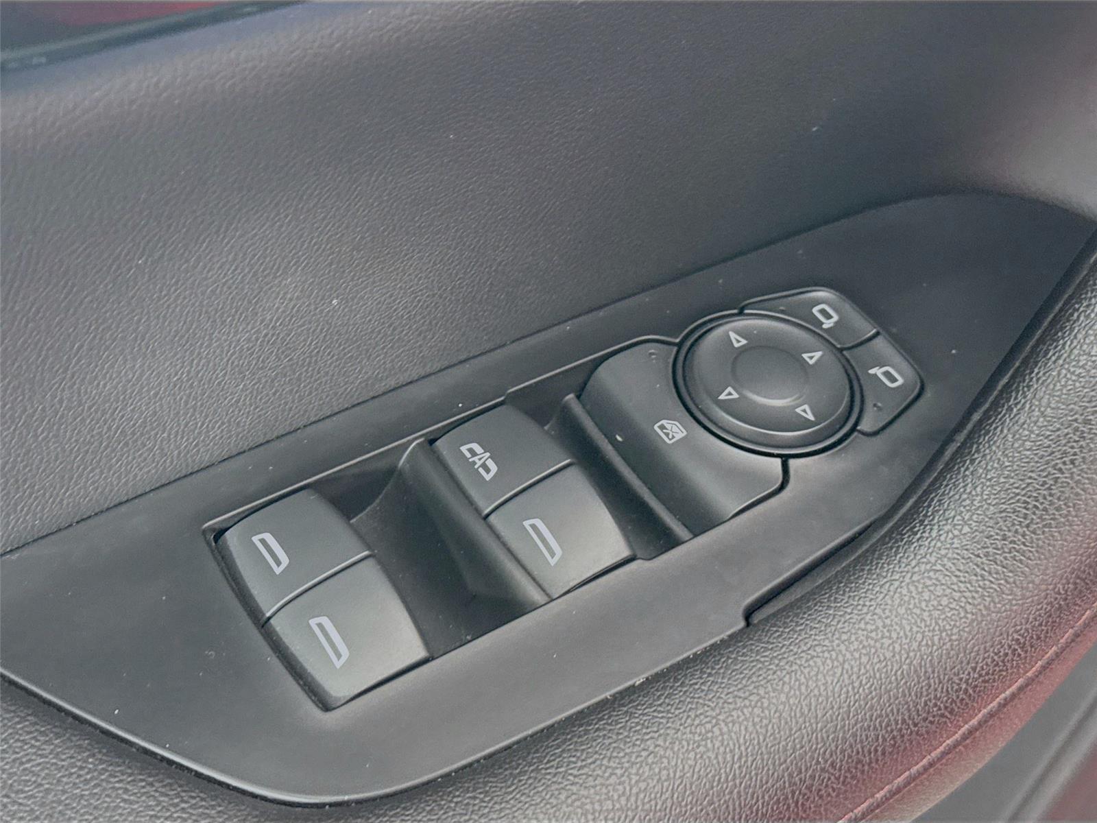 Vehicle image 32 of 49
