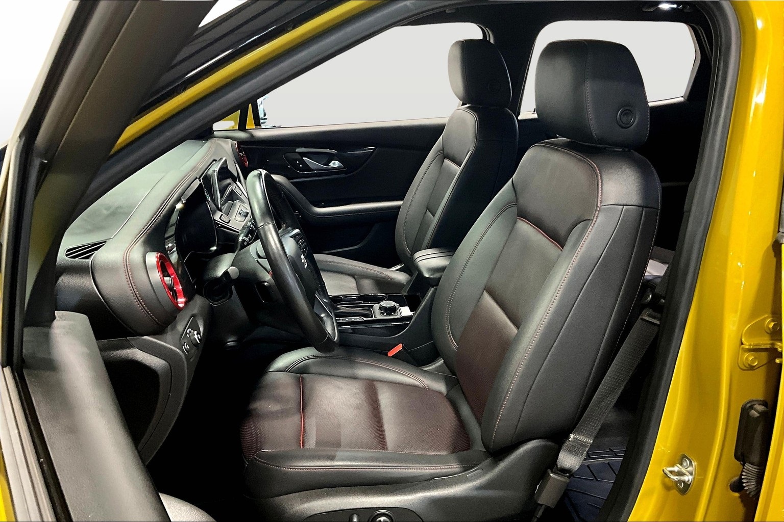 Vehicle image 12 of 31