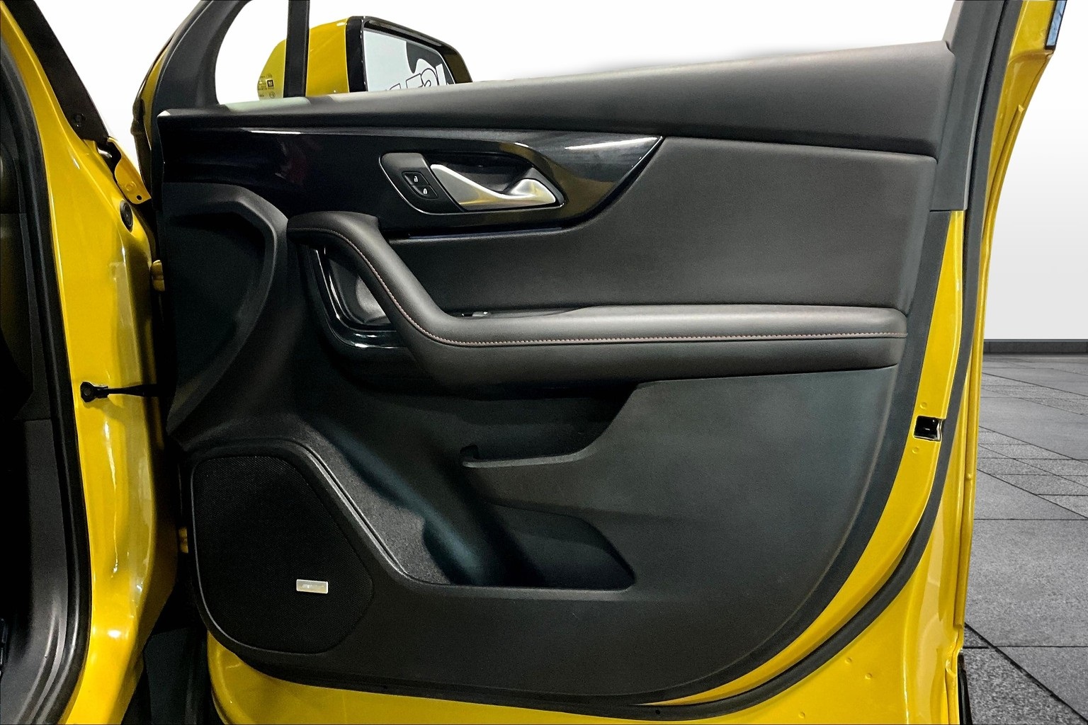Vehicle image 22 of 31