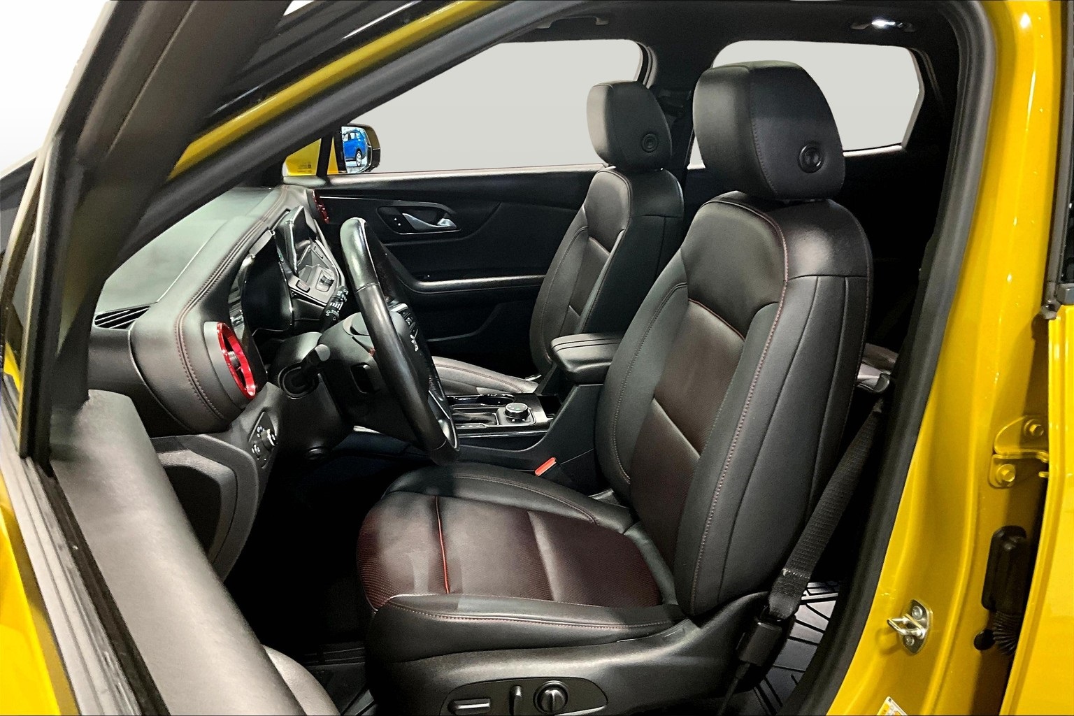 Vehicle image 12 of 31