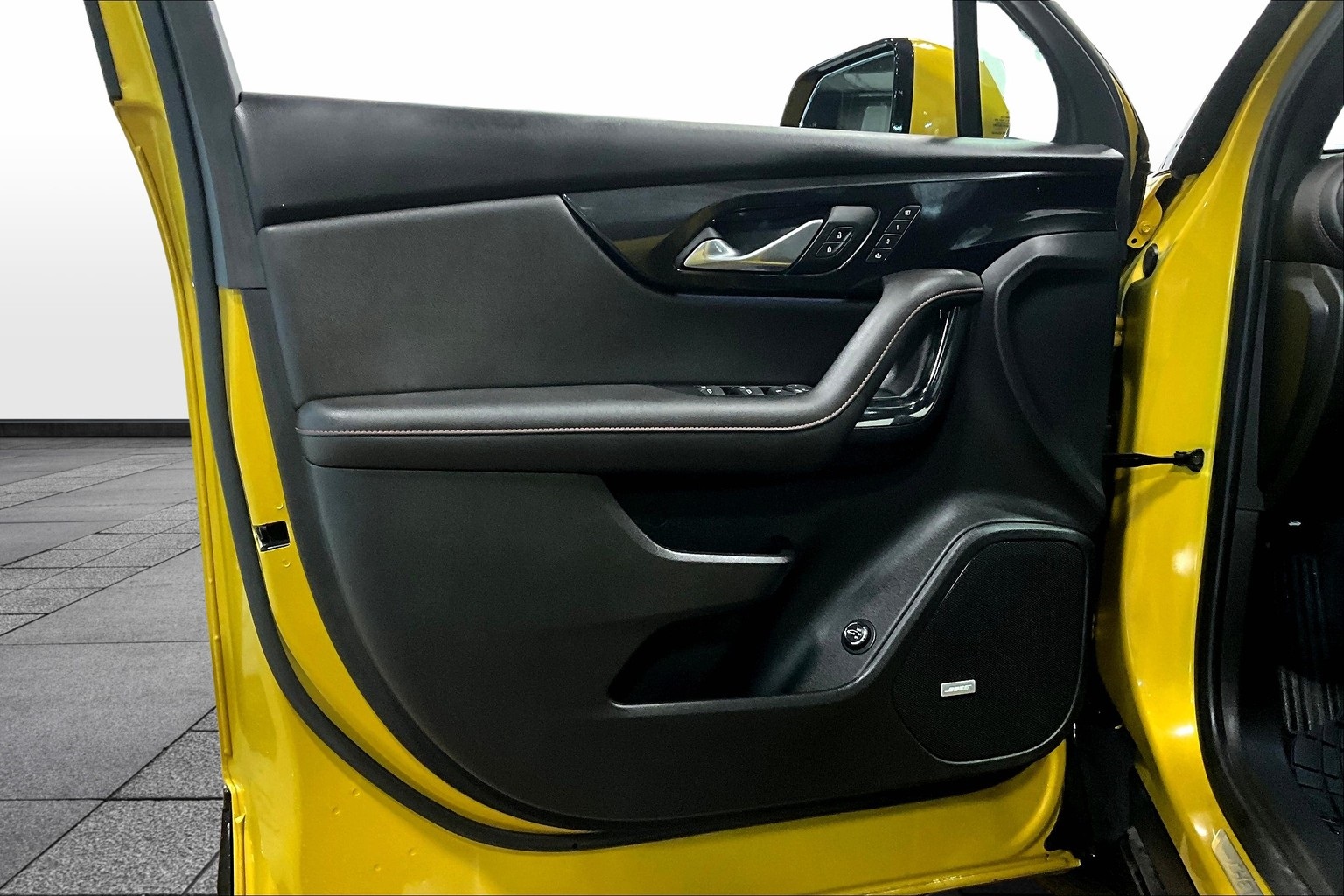 Vehicle image 23 of 31