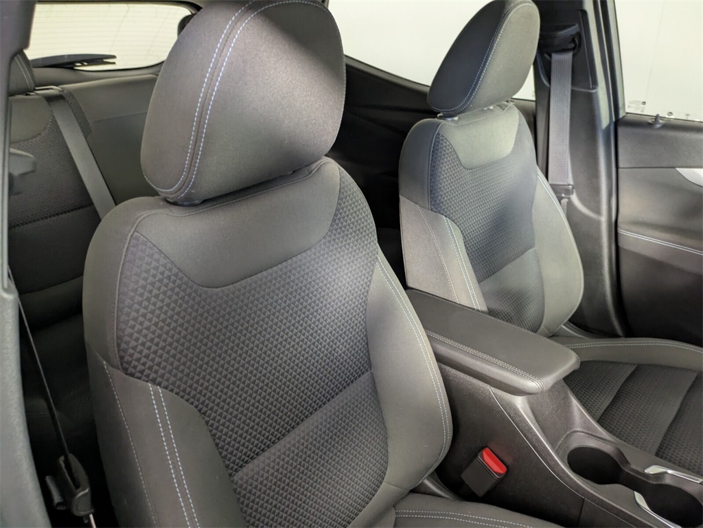 Vehicle image 11 of 32