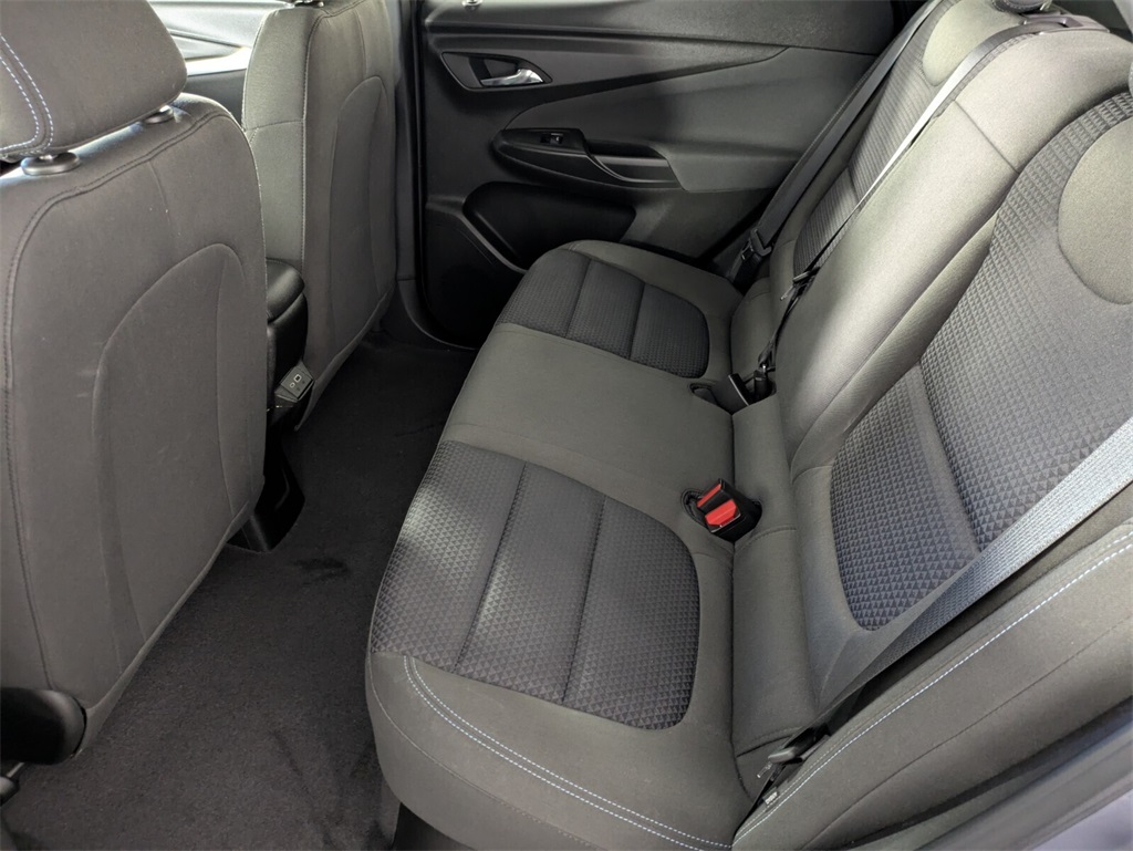 Vehicle image 15 of 32