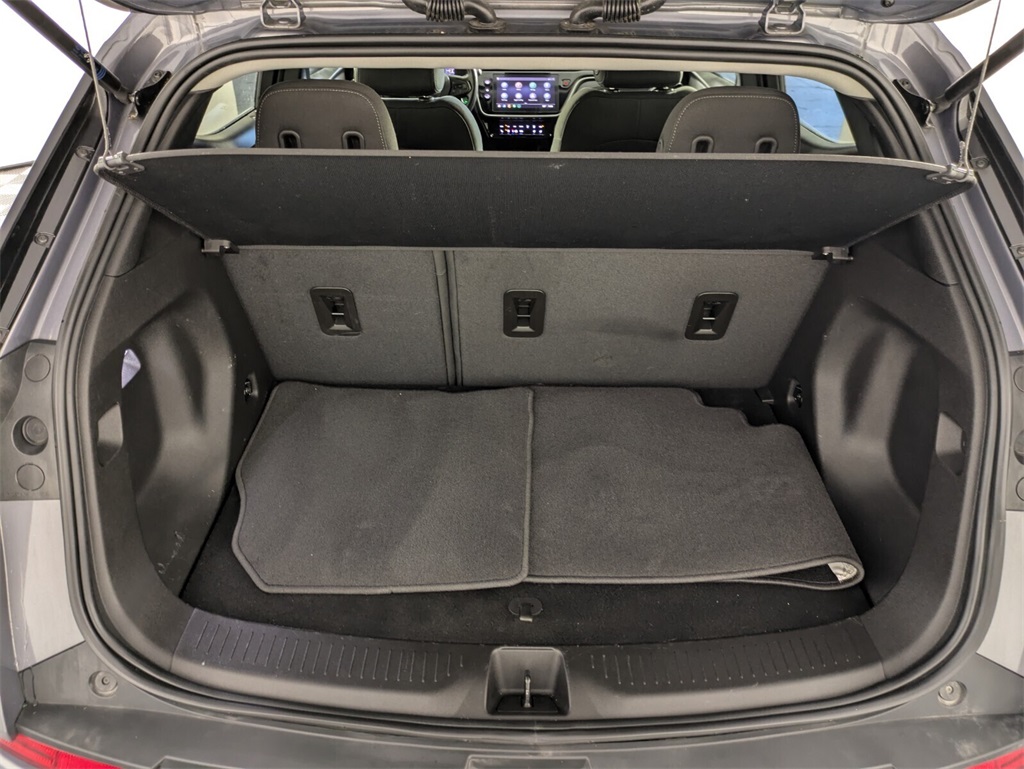 Vehicle image 10 of 32