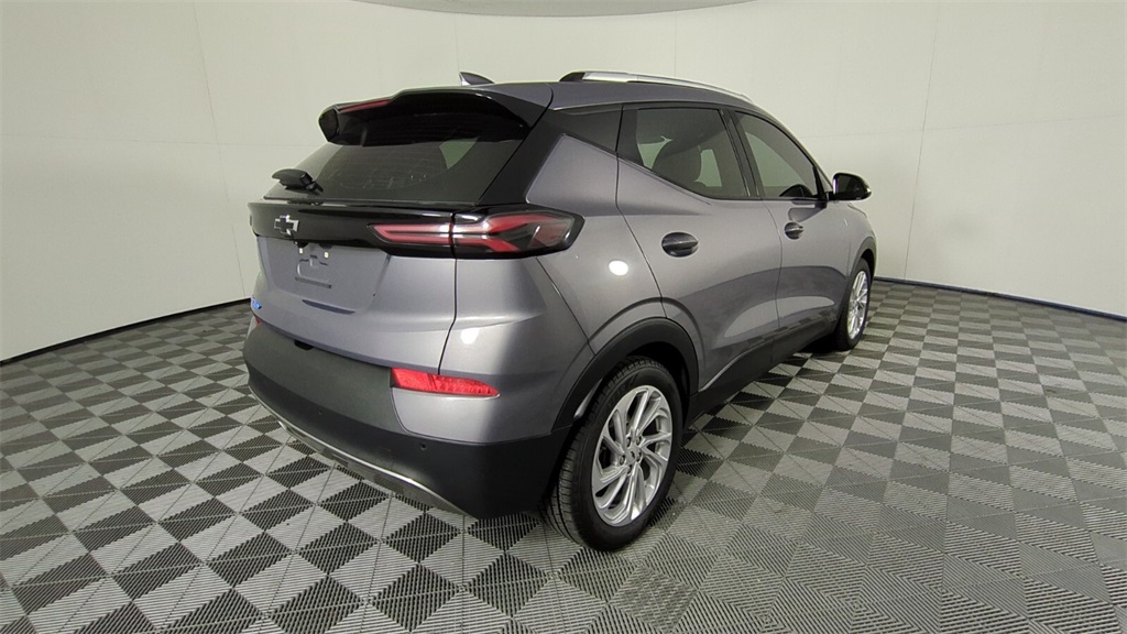 Vehicle image 5 of 32