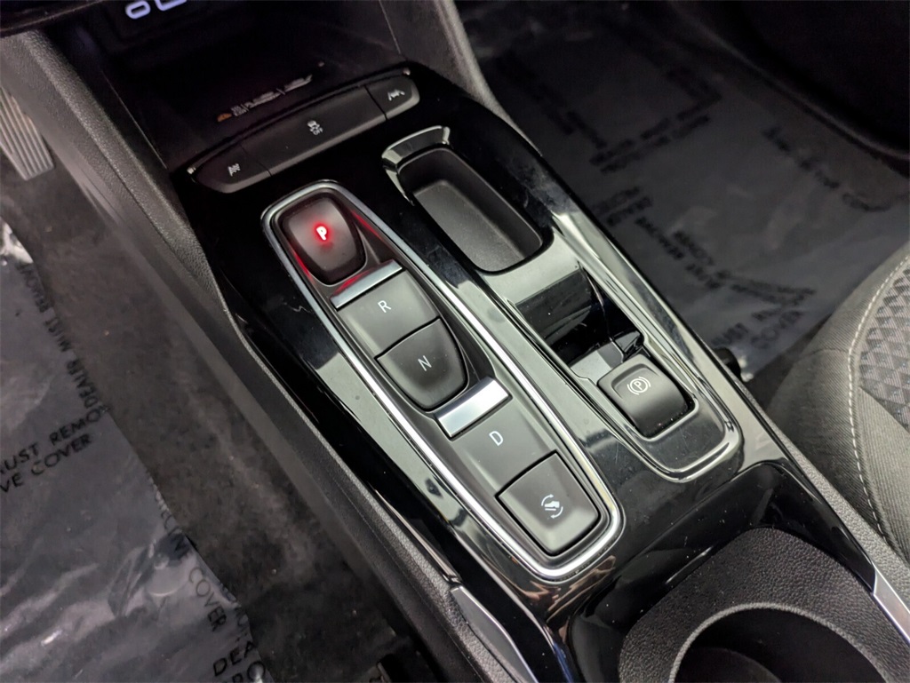 Vehicle image 28 of 32