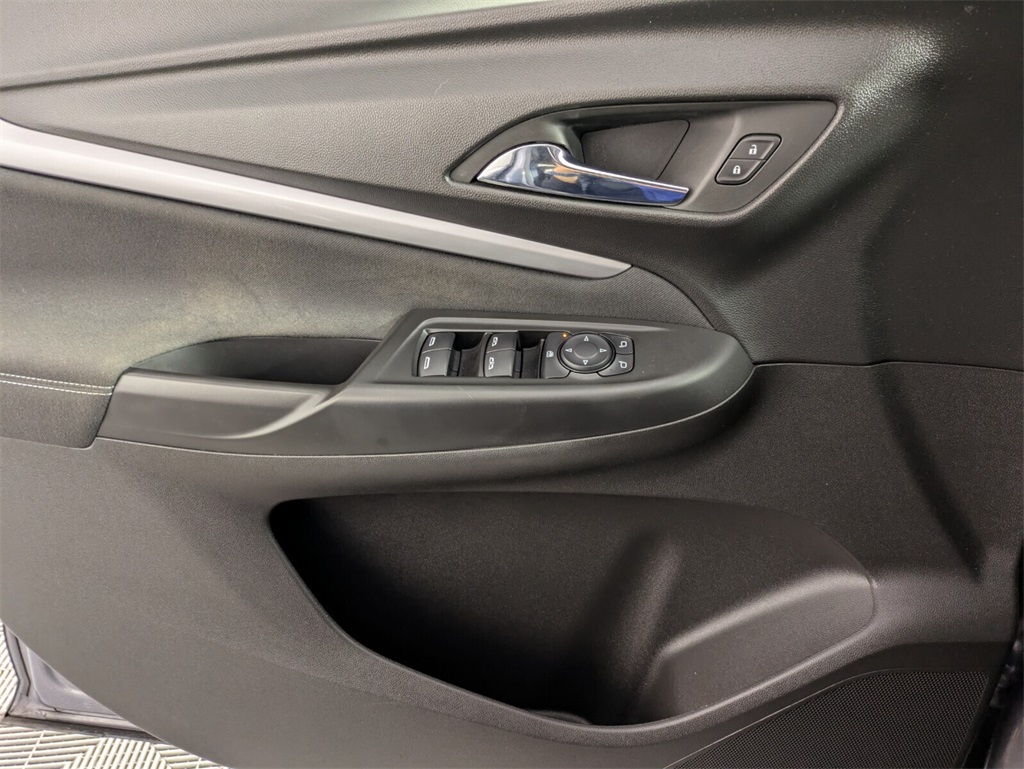 Vehicle image 29 of 32