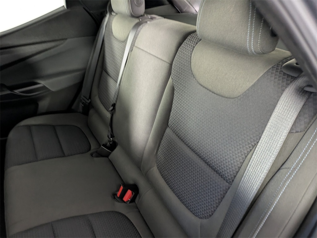 Vehicle image 18 of 32
