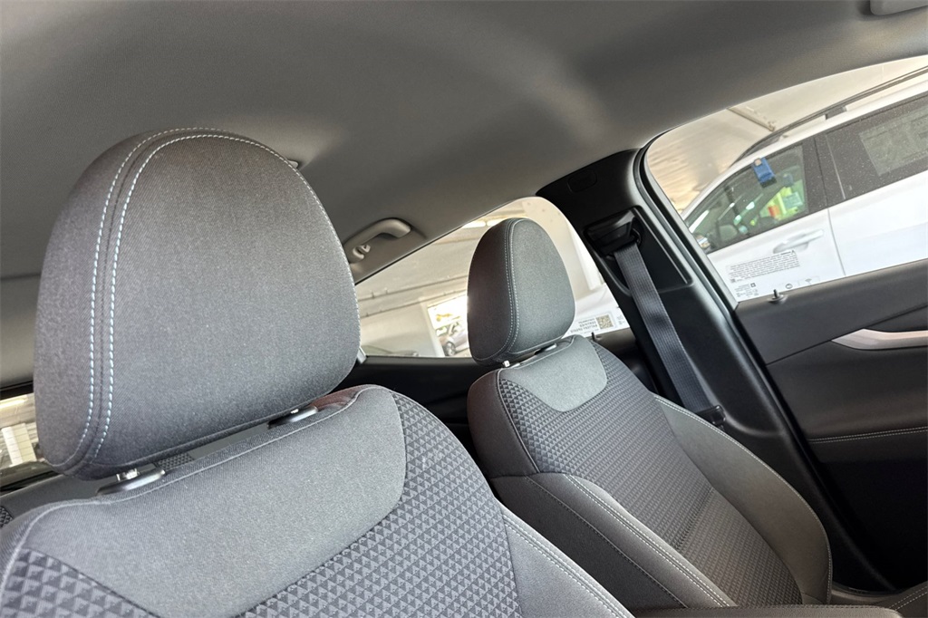 Vehicle image 14 of 37