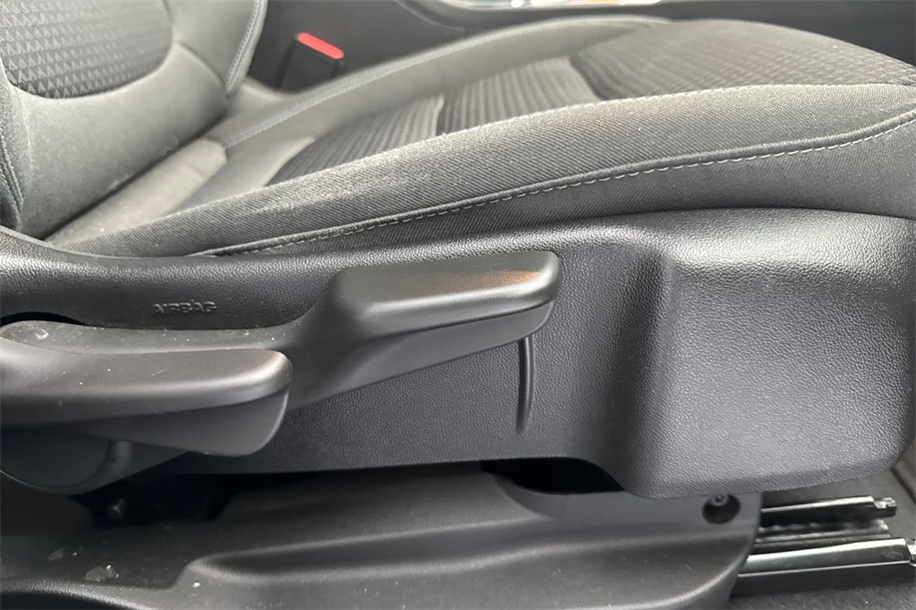 Vehicle image 24 of 37