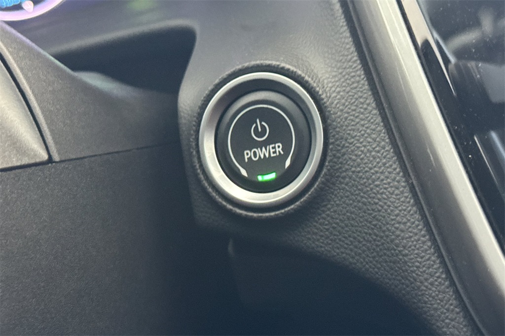 Vehicle image 25 of 37