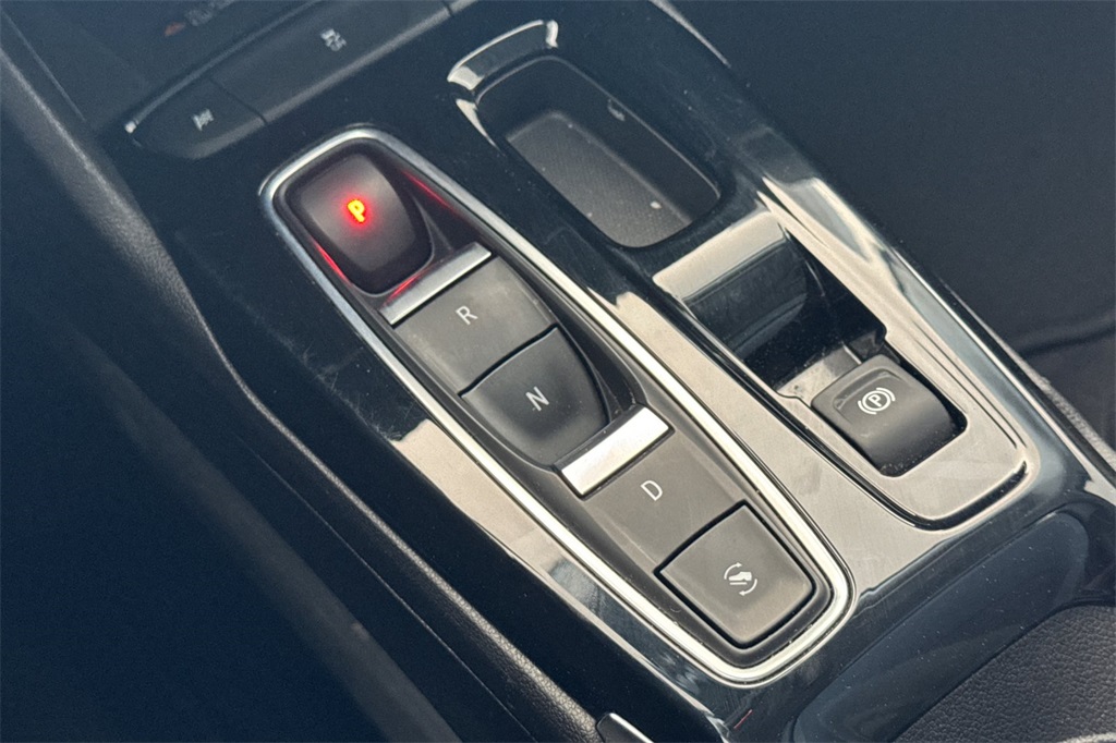 Vehicle image 35 of 37