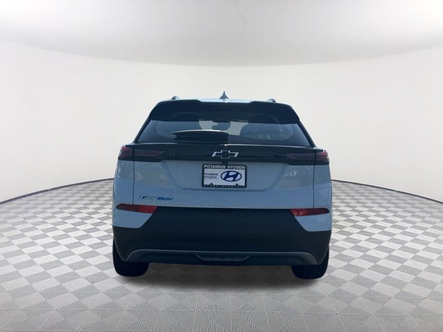 Vehicle image 6 of 32