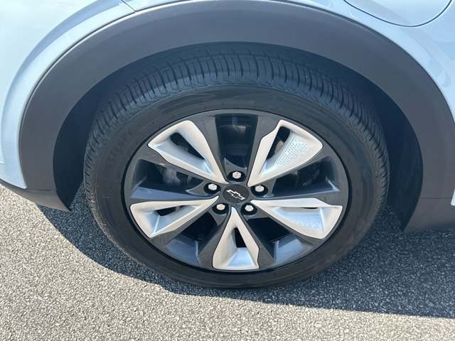 Vehicle image 10 of 32