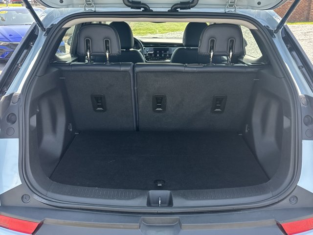 Vehicle image 13 of 32