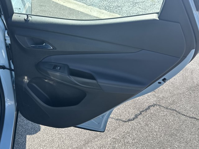 Vehicle image 26 of 32