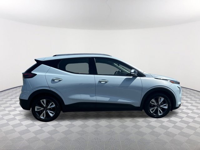 Vehicle image 4 of 32