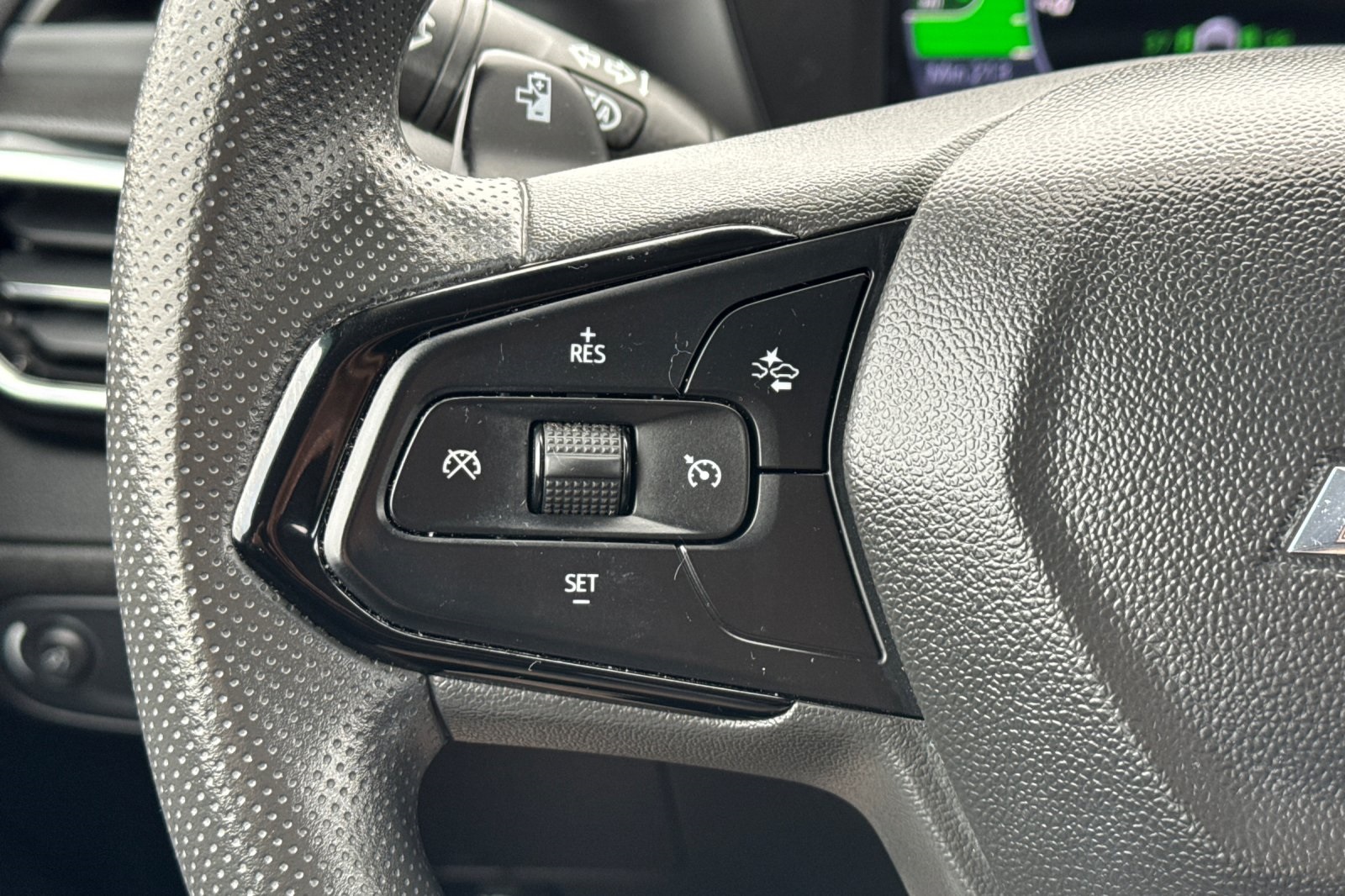 Vehicle image 26 of 33