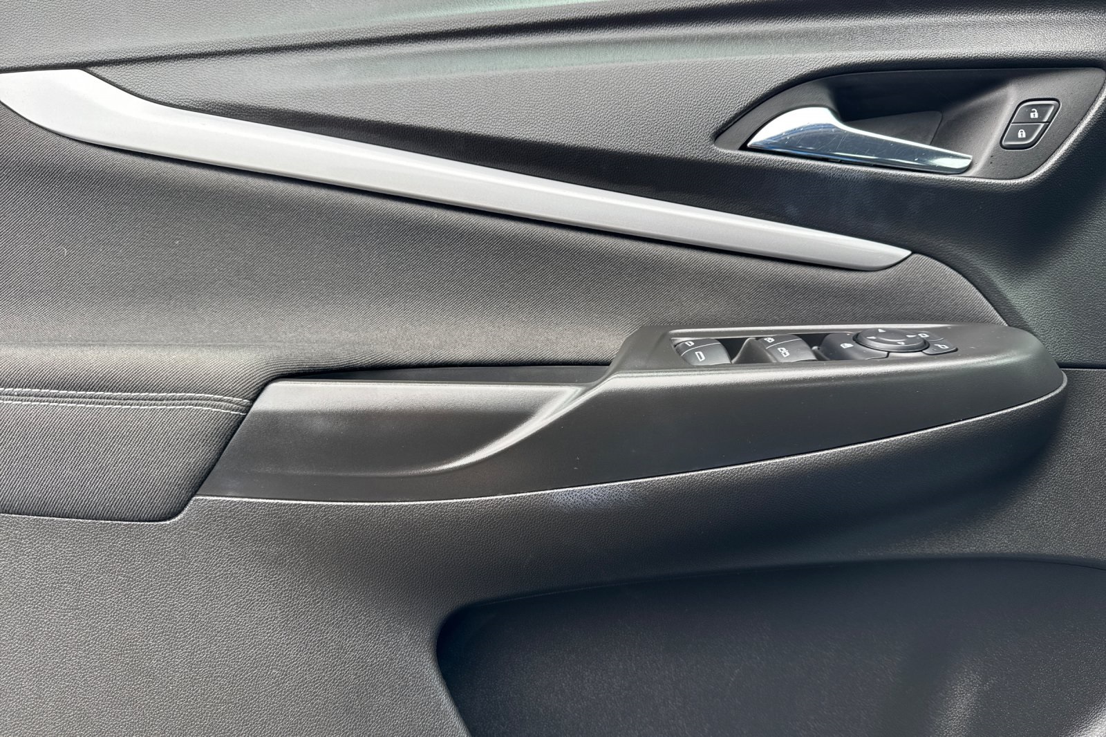 Vehicle image 11 of 33