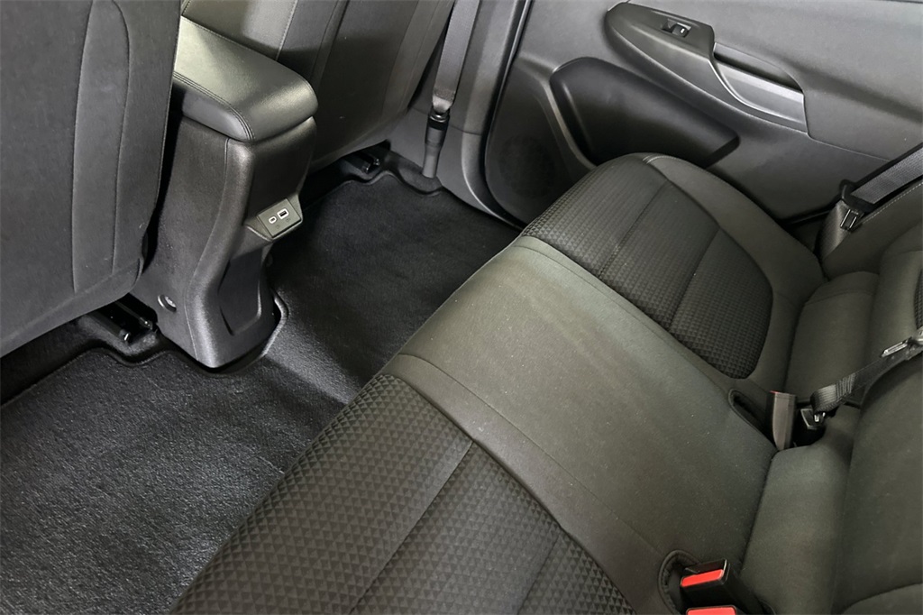 Vehicle image 14 of 31