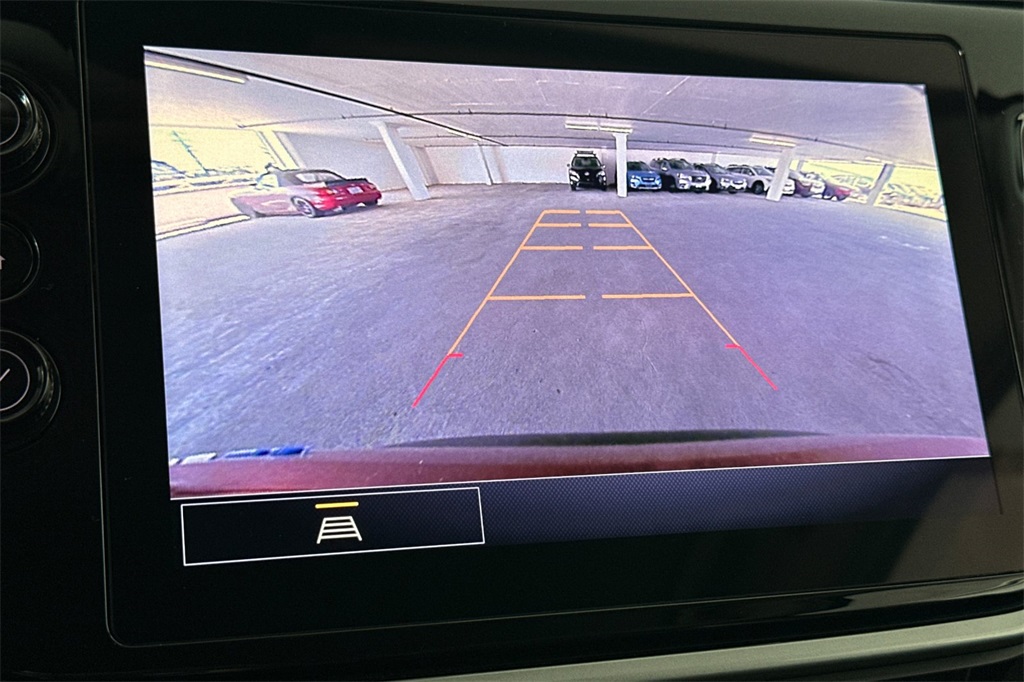 Vehicle image 17 of 31