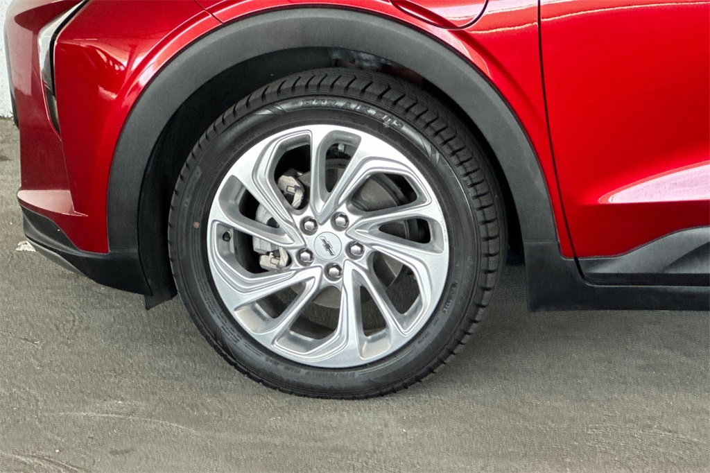 Vehicle image 10 of 31