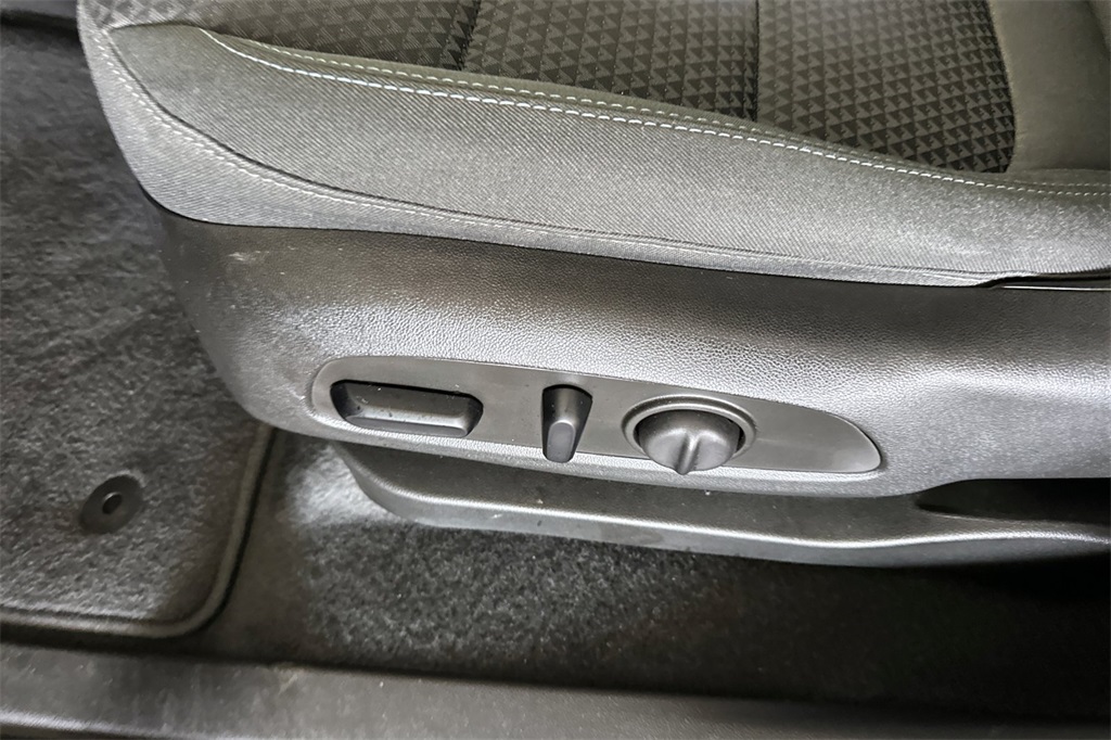 Vehicle image 28 of 31