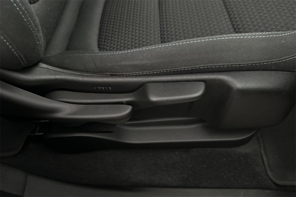 Vehicle image 27 of 31