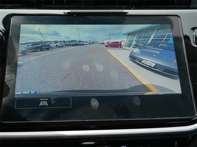 Vehicle image 17 of 26