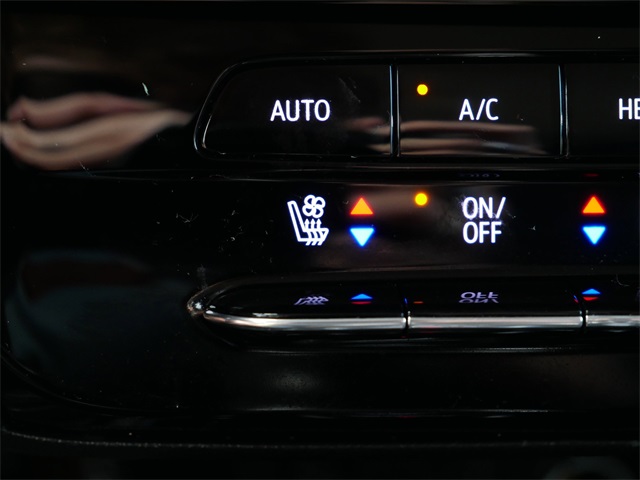 Vehicle image 25 of 26