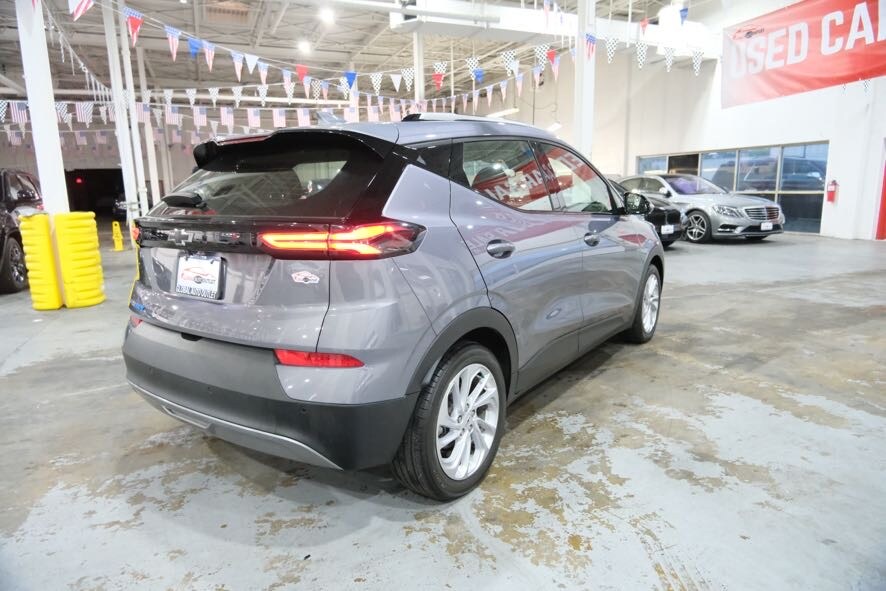 Vehicle image 5 of 38