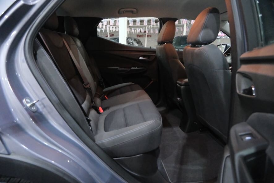 Vehicle image 22 of 38