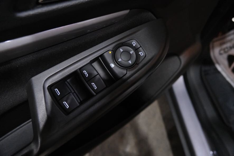 Vehicle image 17 of 38