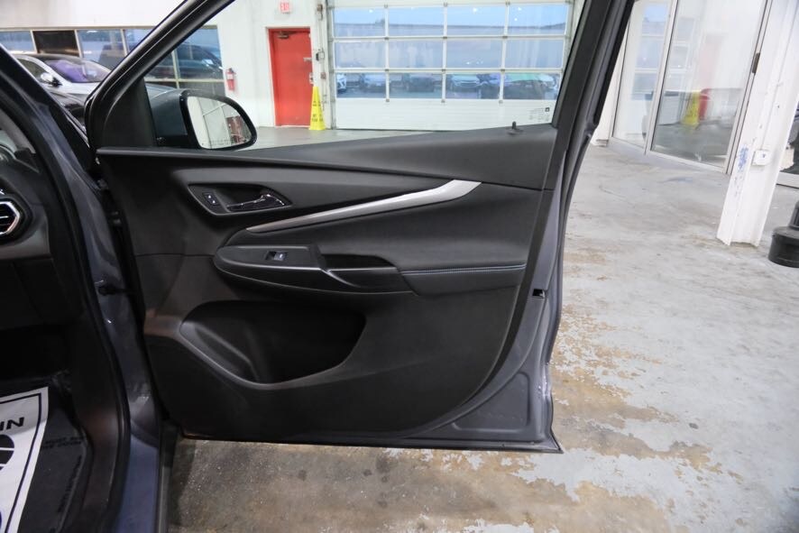 Vehicle image 31 of 38